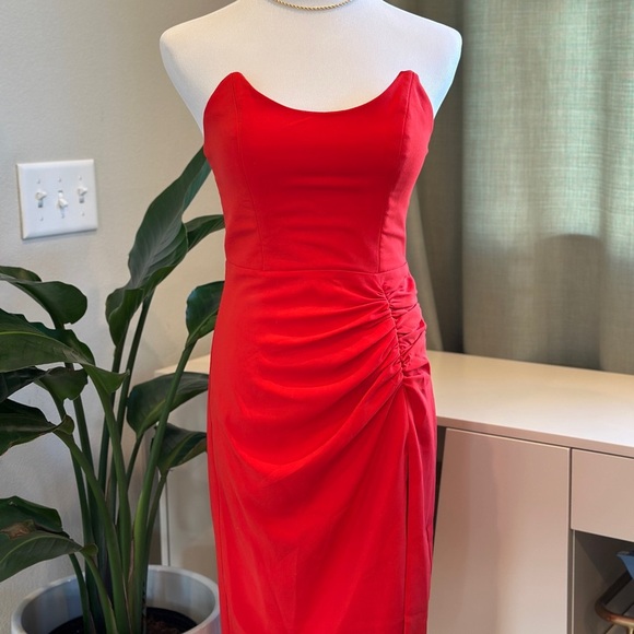 NBD Dresses & Skirts - NBD Revolve - Red Strapless Ruched Mini Dress w/Slit